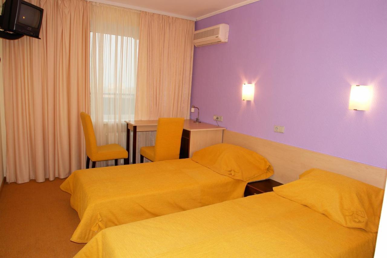 7 Days Hotel Kamyanets-Podilskyi Exteriér fotografie