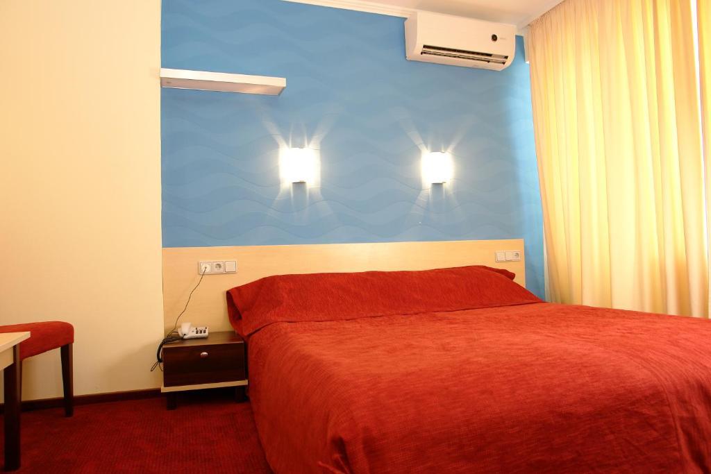 7 Days Hotel Kamyanets-Podilskyi Pokoj fotografie