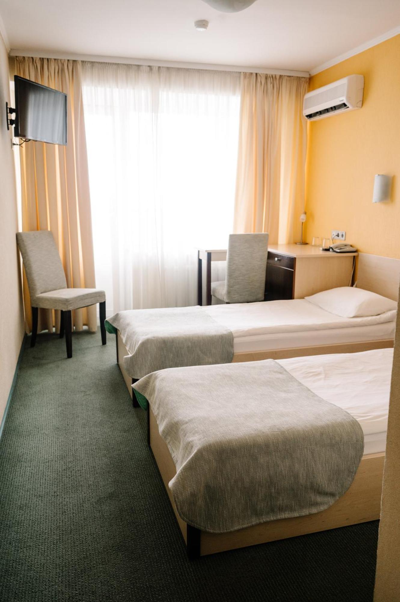 7 Days Hotel Kamyanets-Podilskyi Exteriér fotografie