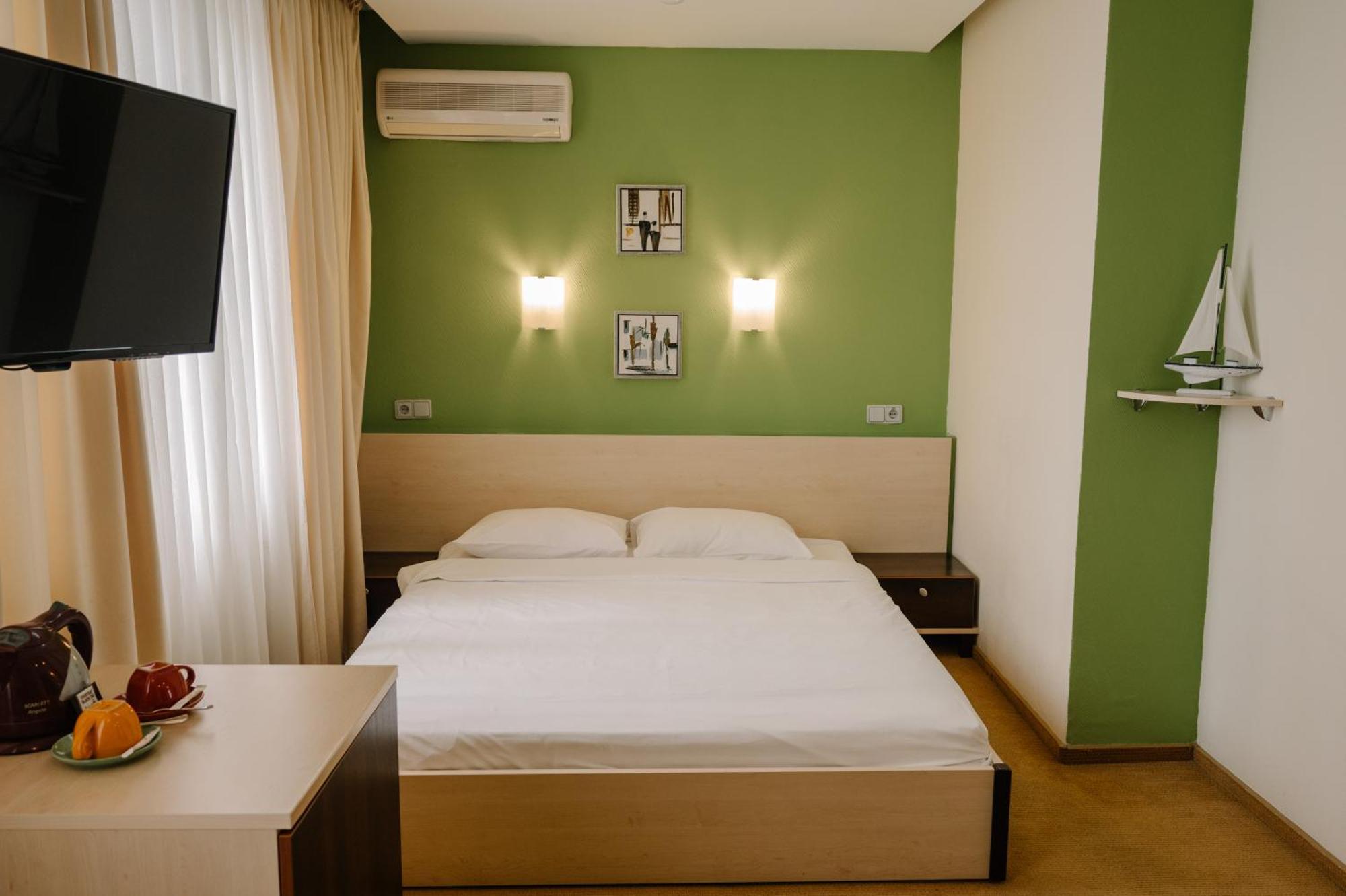 7 Days Hotel Kamyanets-Podilskyi Exteriér fotografie