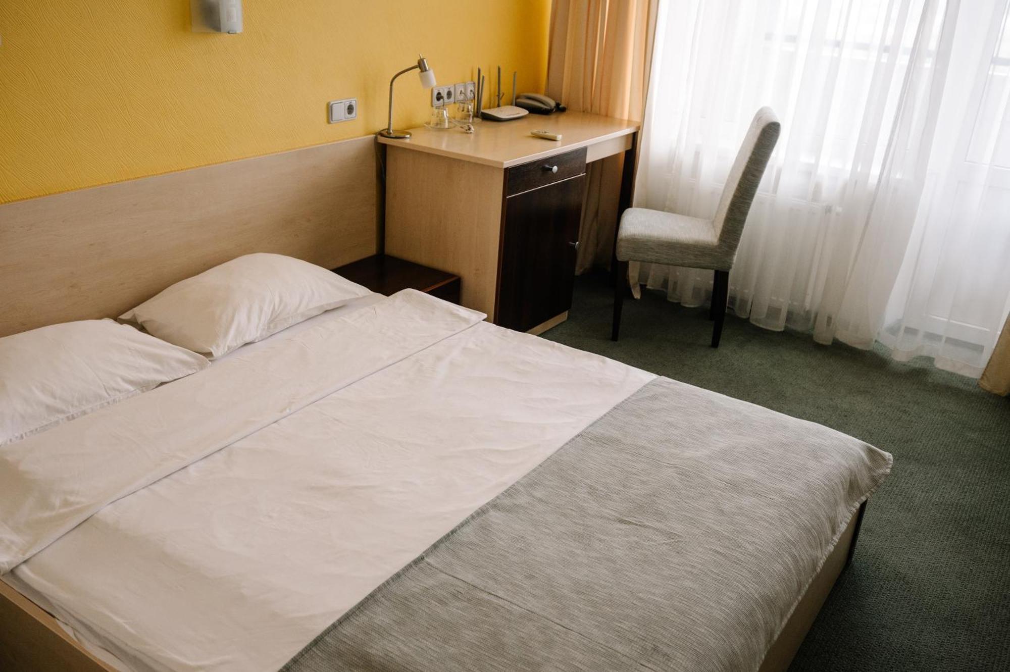 7 Days Hotel Kamyanets-Podilskyi Exteriér fotografie